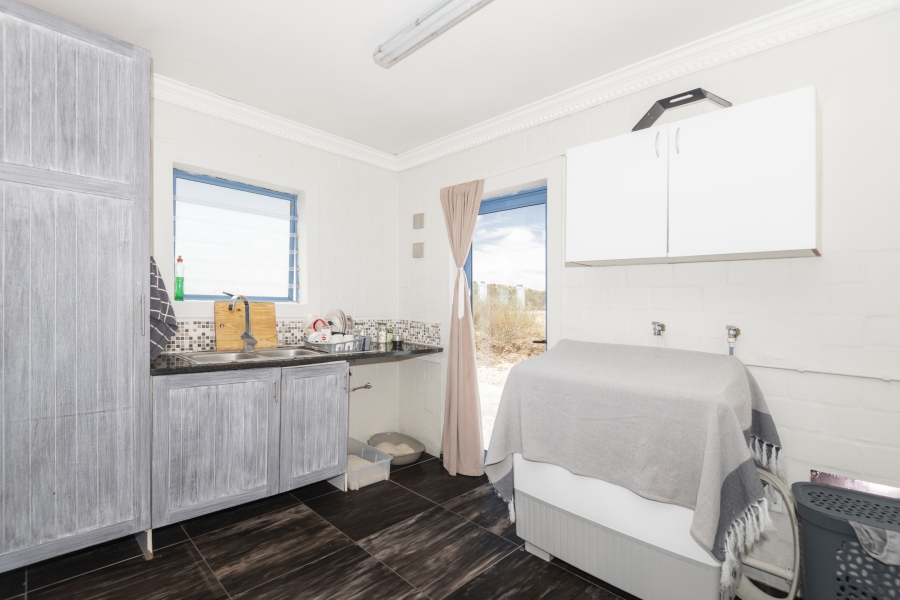 5 Bedroom Property for Sale in Blue Lagoon Western Cape